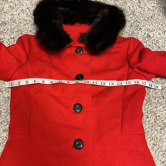 Vintage mink trimmed 100% wool coat - fur collar, cuffs and skirt hem - Picture 3 of 14